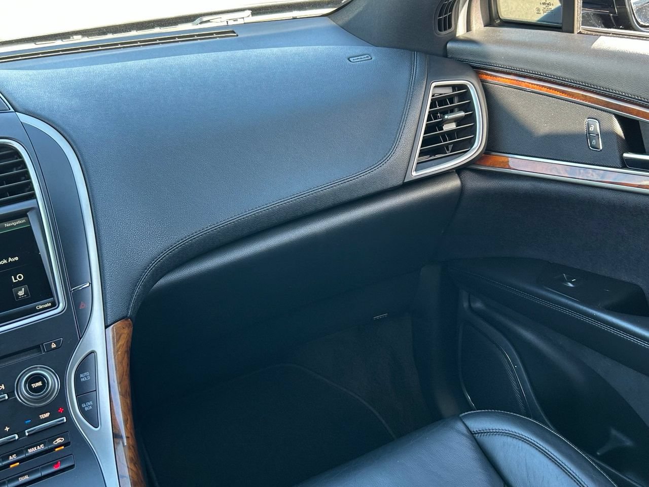 Used 2016 Lincoln MKX Select w/ Select Plus Package FWD image 18