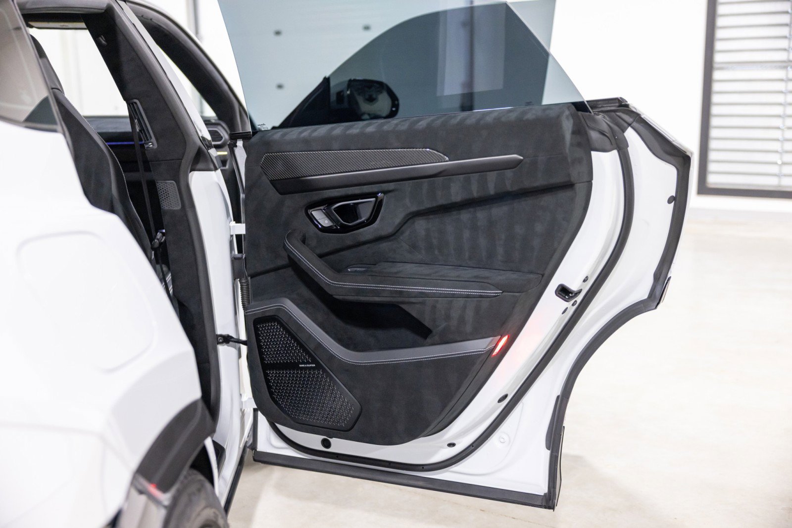 Used 2023 Lamborghini Urus Performante image 33