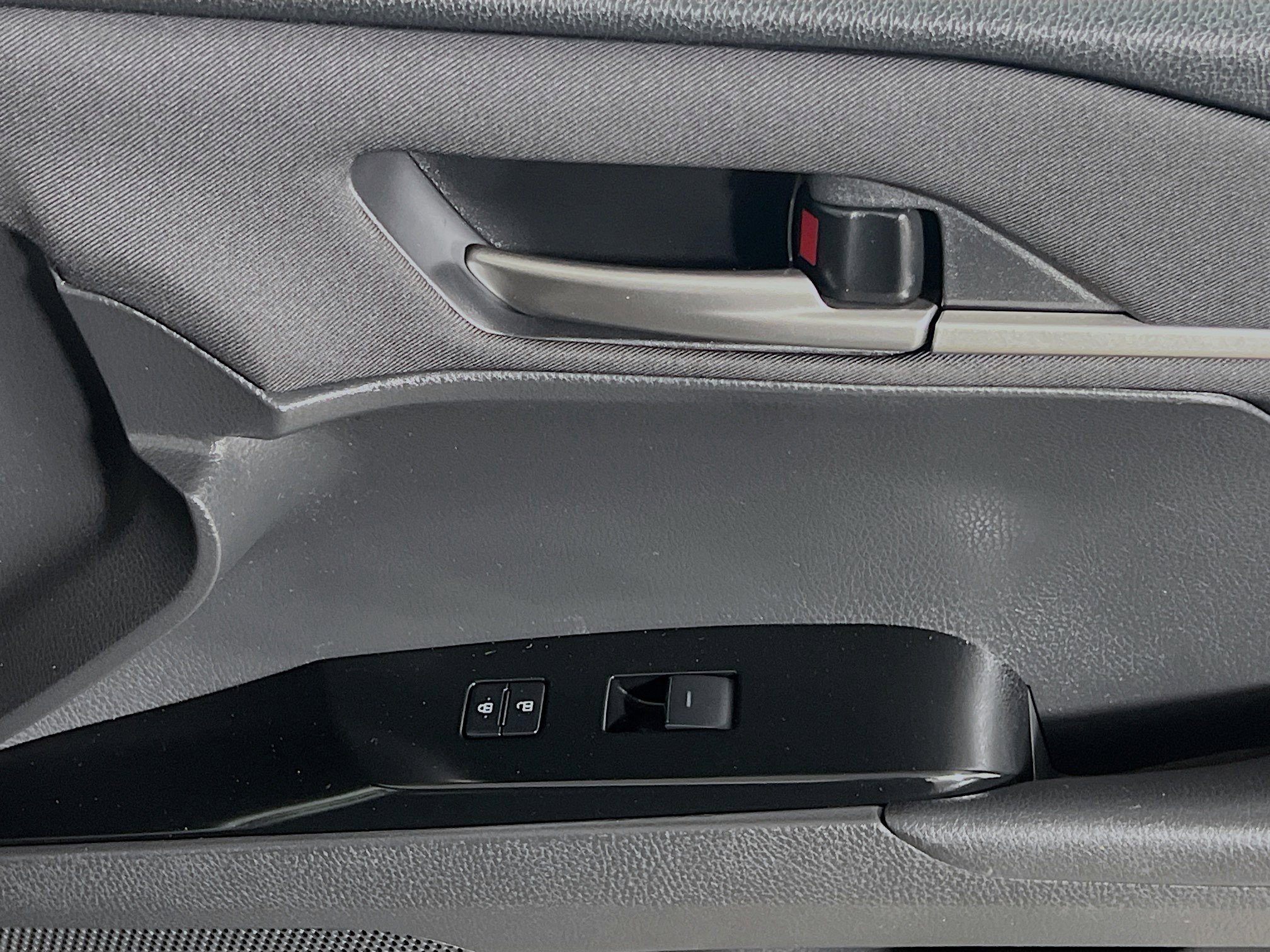 Used 2025 Toyota Camry LE w/ Convenience Package image 32