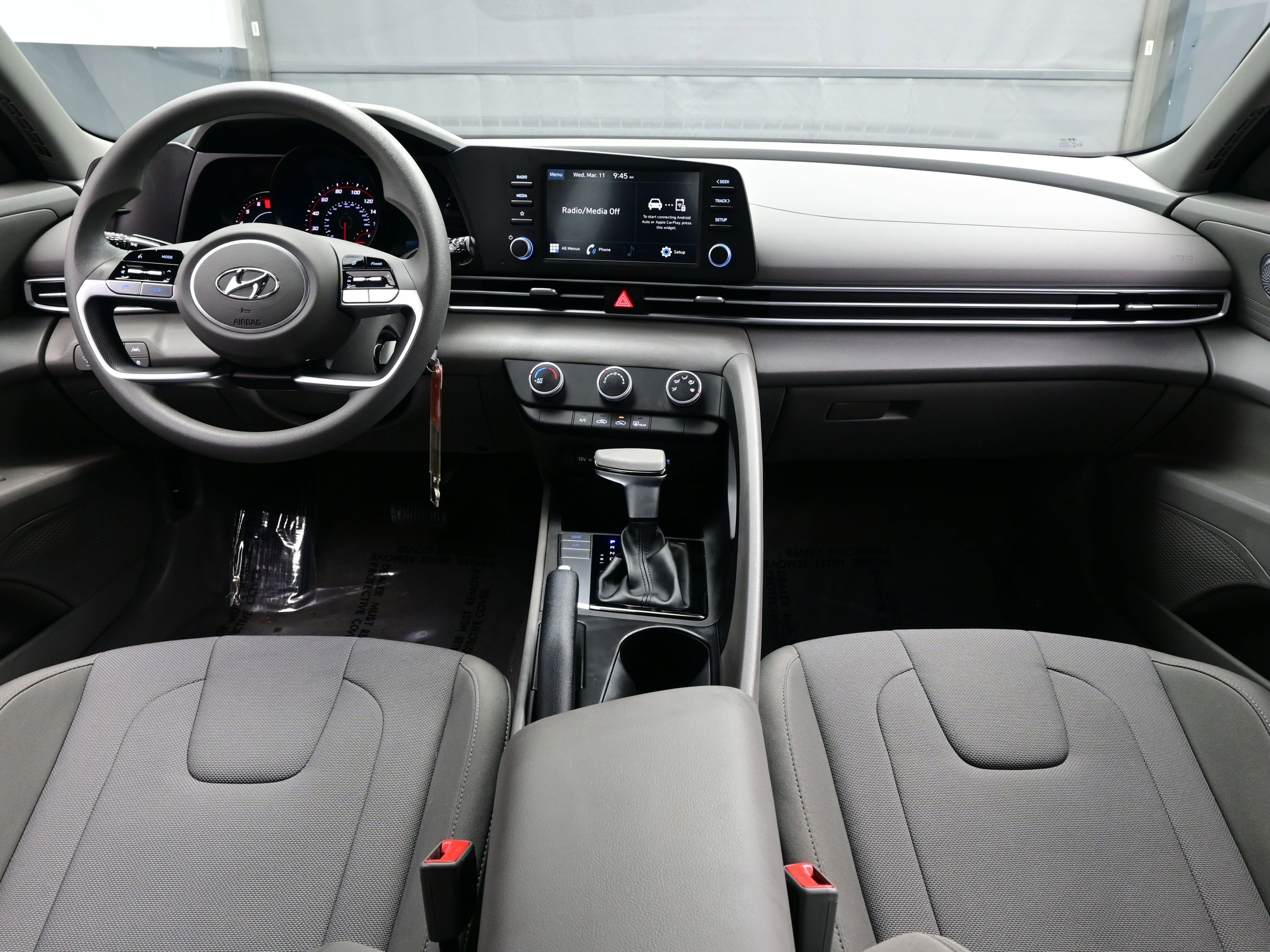 Used 2023 Hyundai Elantra SE image 16