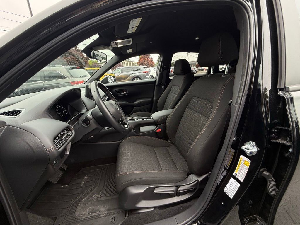 Used 2025 Honda HR-V Sport image 14