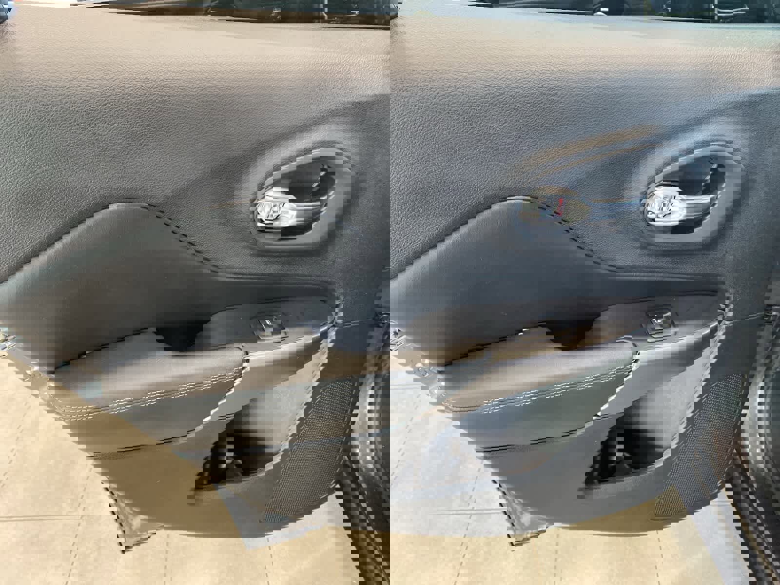 Used 2021 Jeep Cherokee Latitude Lux w/ Comfort/Convenience Group image 26