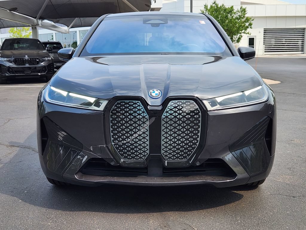 Used 2023 BMW iX xDrive50 w/ Sport Package AWD/4WD image 5