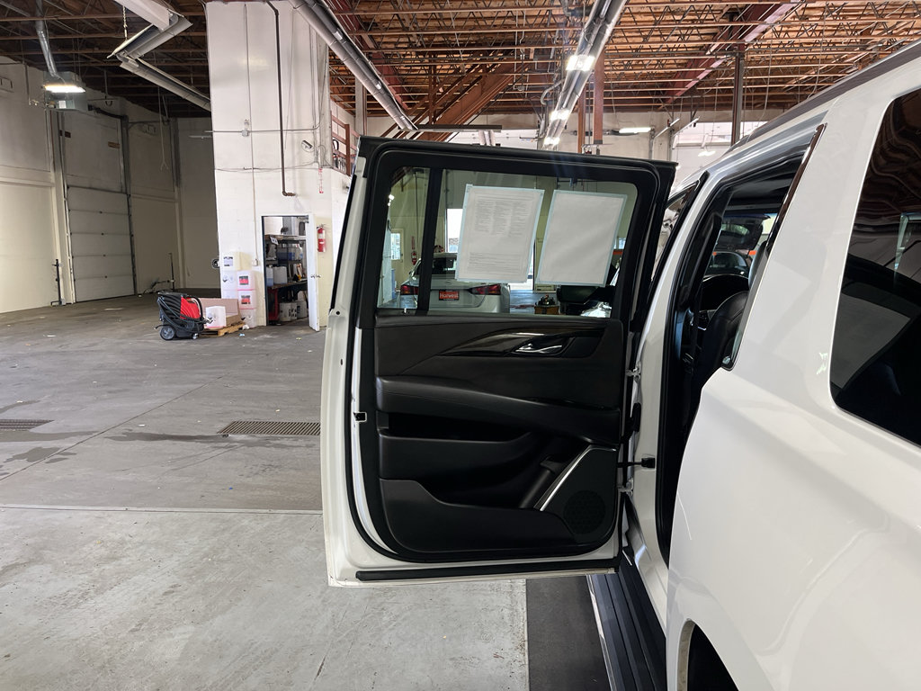 Certified 2020 Cadillac Escalade ESV Platinum AWD/4WD image 24
