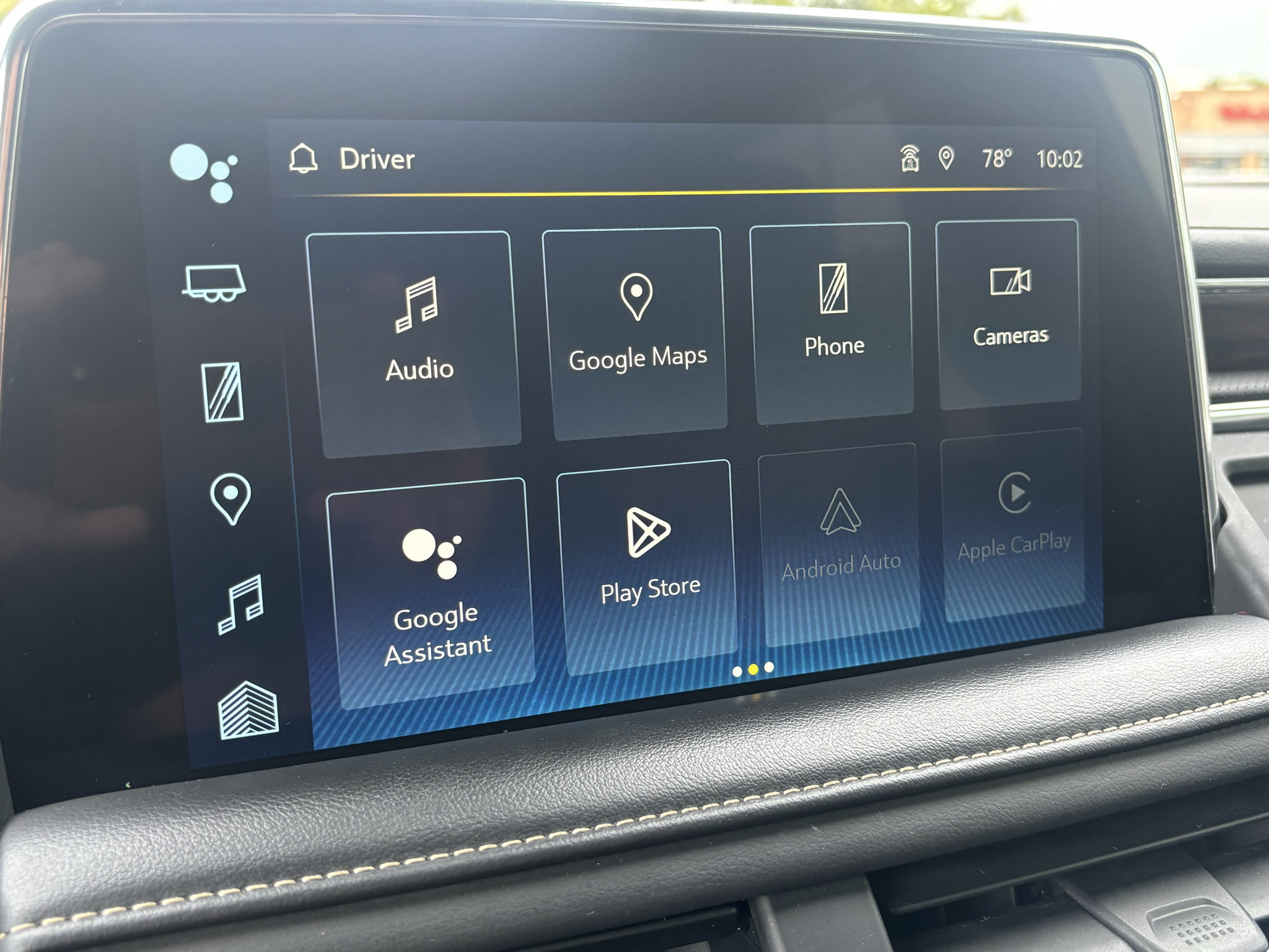 Used 2023 Chevrolet Suburban Premier AWD/4WD image 18