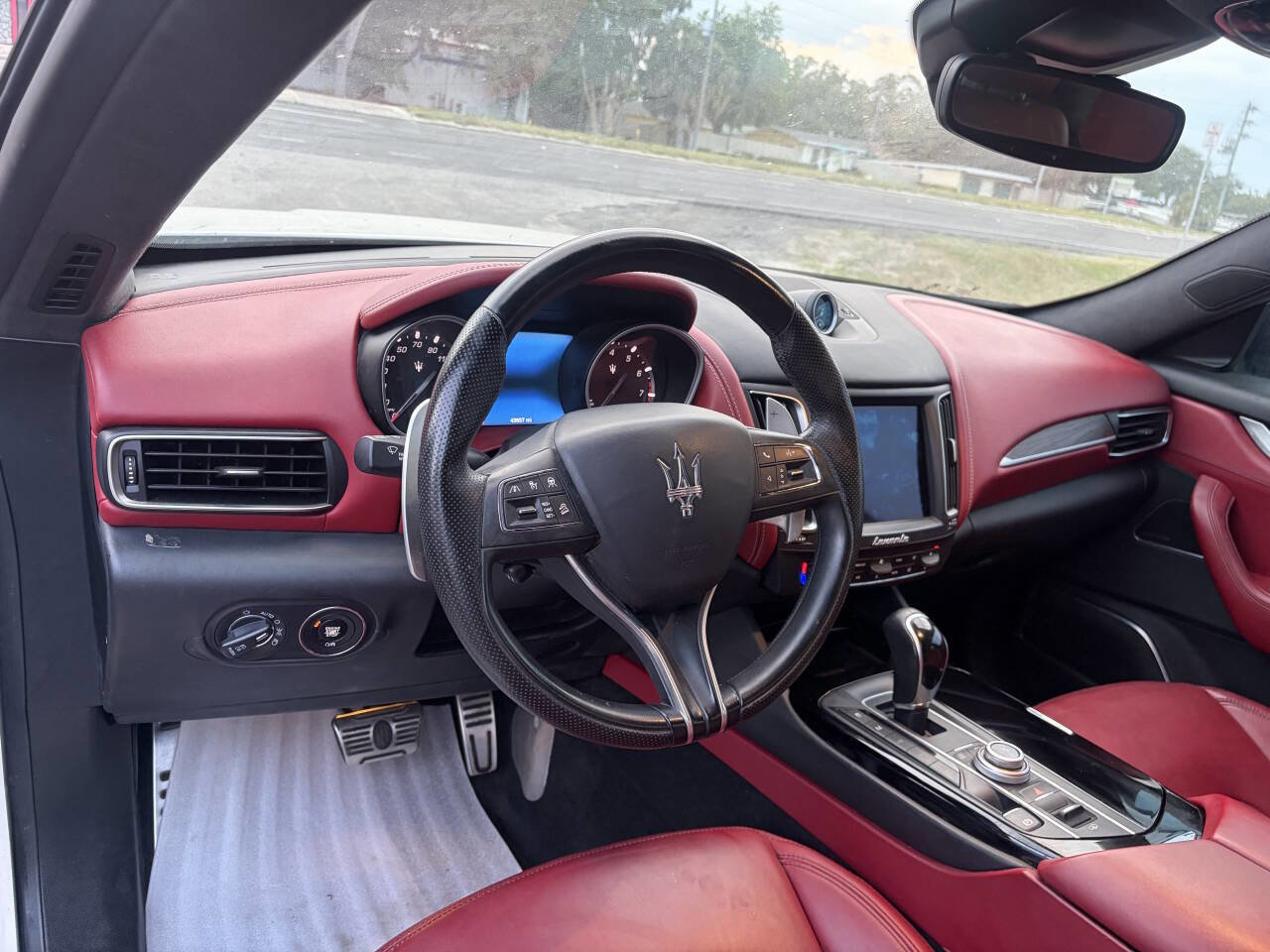 Used 2018 Maserati Levante GranSport AWD/4WD image 9