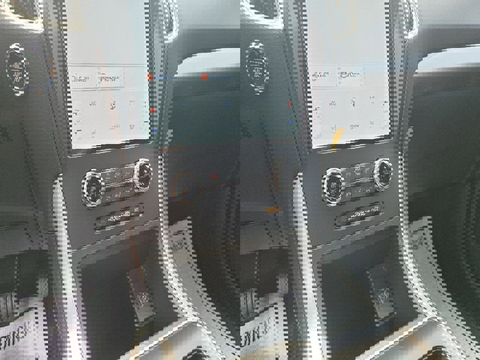 New 2024 Ford Edge SE w/ Black Appearance Package image 10