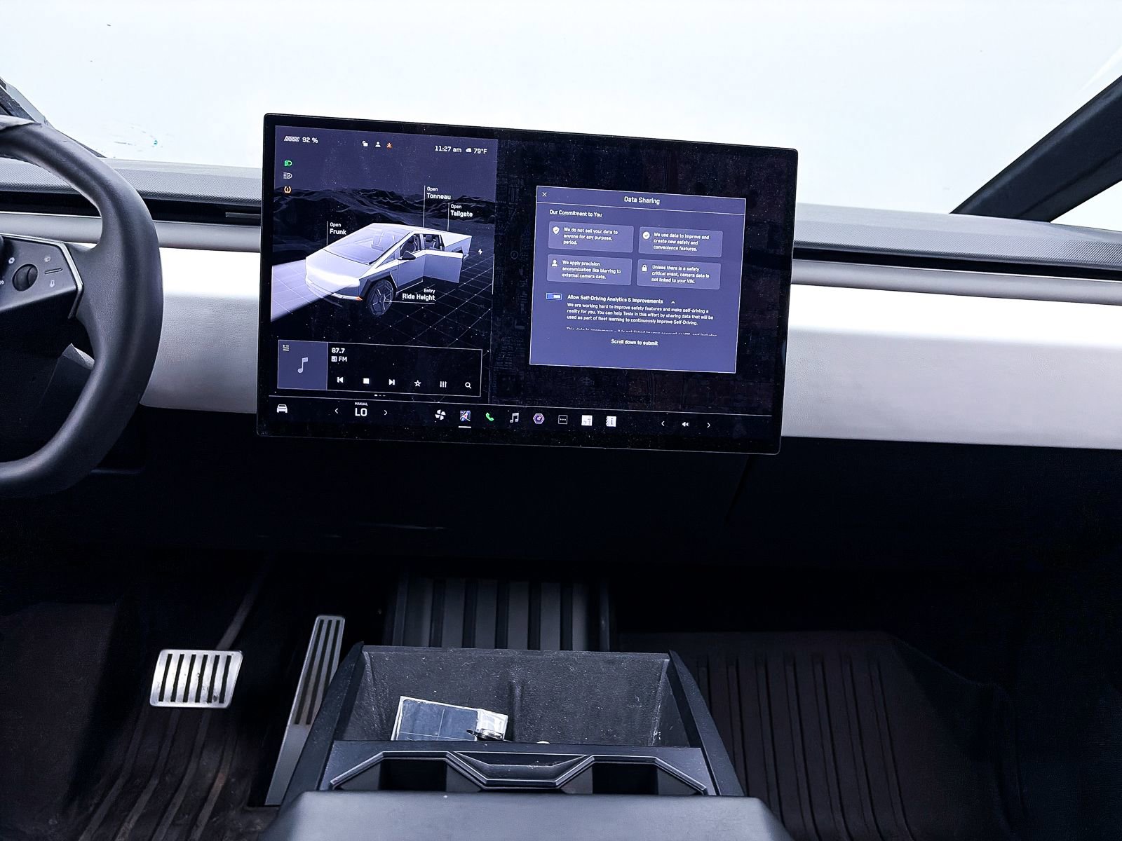 Used 2024 Tesla Cybertruck AWD Crew Cab image 6