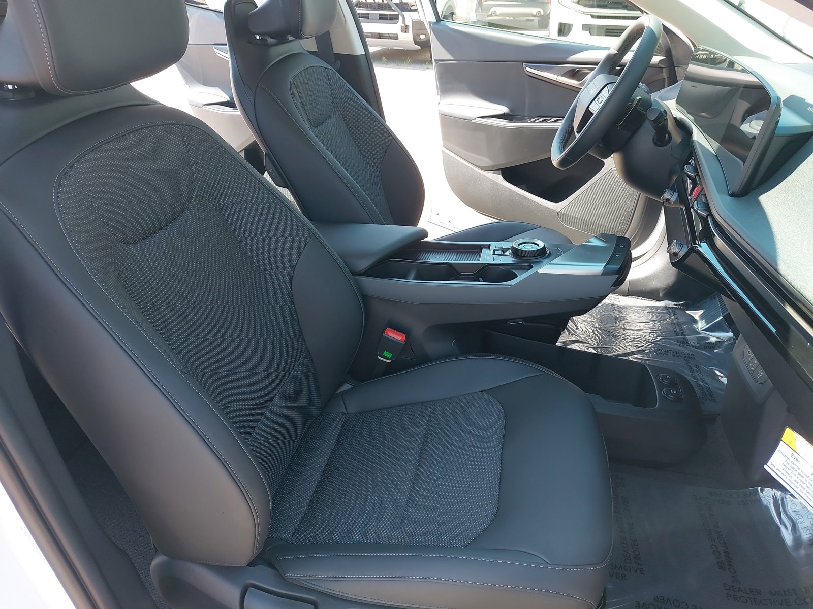 New 2025 Kia EV6 Light w/ Light LR Technology Package image 10