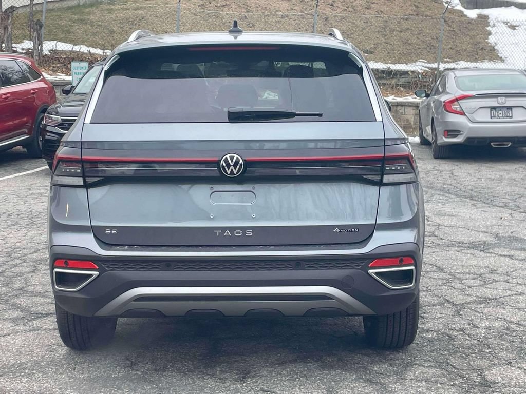 Used 2026 Volkswagen Taos SE AWD/4WD image 7