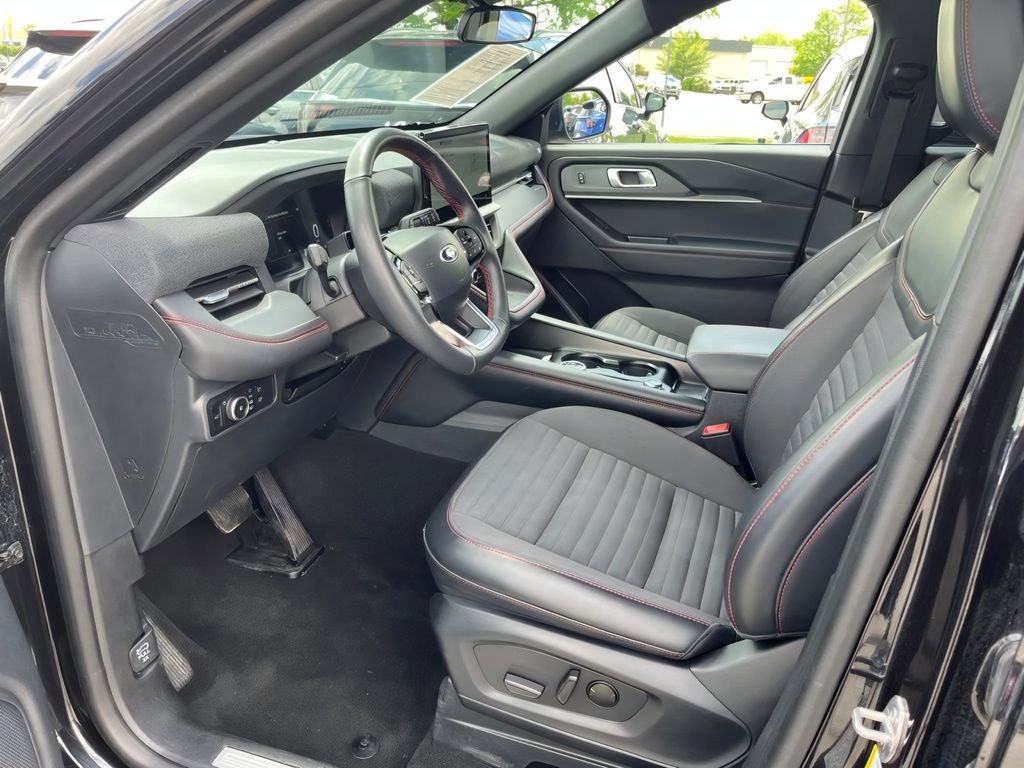 Used 2025 Ford Explorer ST-Line AWD/4WD image 10