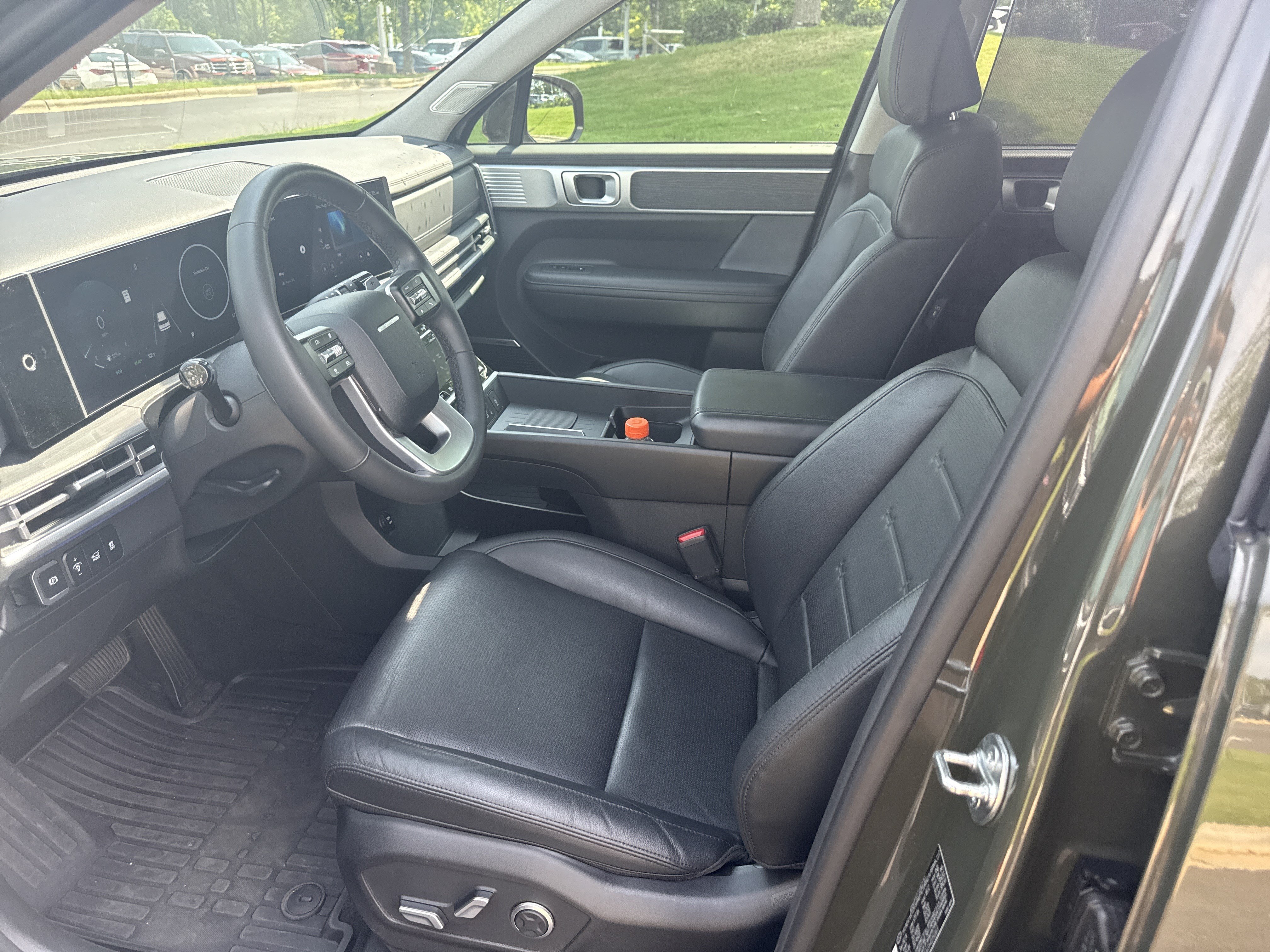 Used 2025 Hyundai Santa Fe Limited AWD/4WD image 16