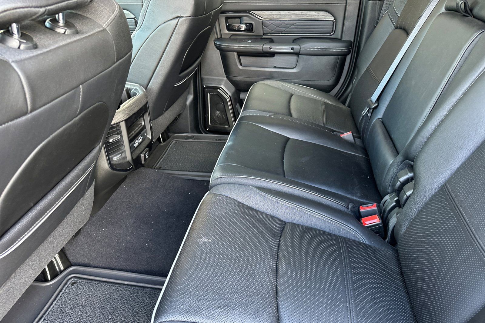 Used 2025 RAM 3500 Limited image 14