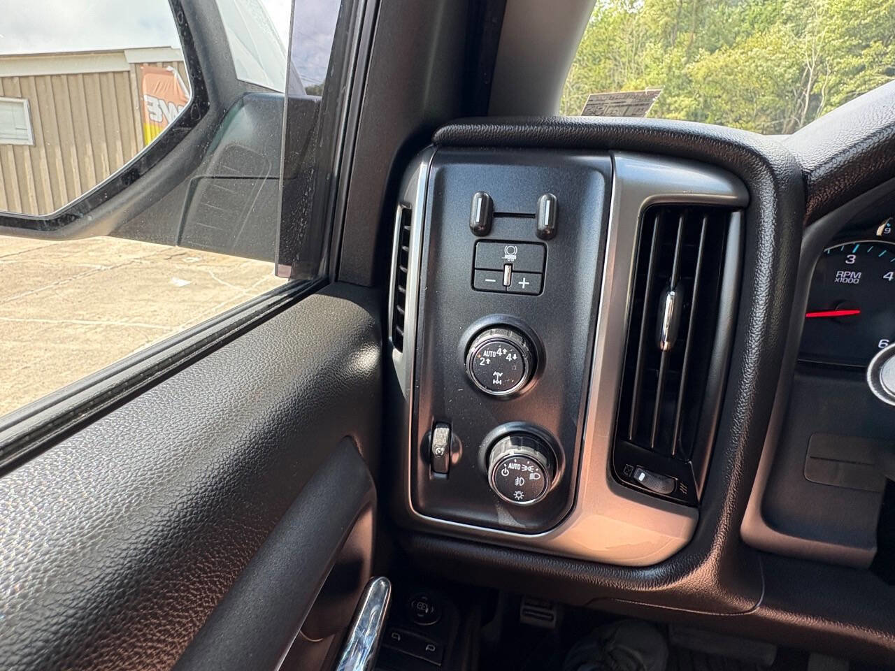 Used 2019 Chevrolet Silverado 1500 LT w/ All Star Edition image 11