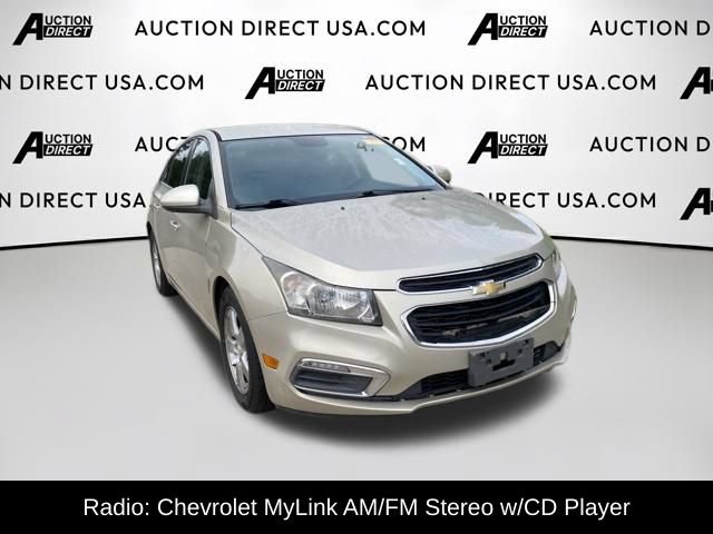 Used 2015 Chevrolet Cruze LT w/ Technology Package FWD image 8