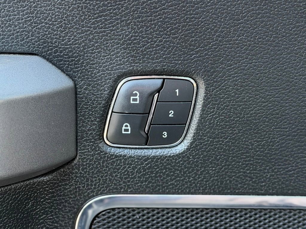 Used 2018 Ford F150 Platinum w/ Equipment Group 701A Luxury image 22