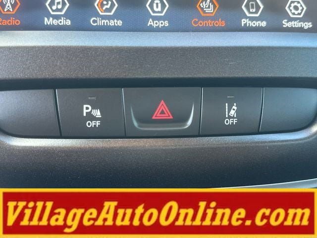 Used 2021 Jeep Cherokee Trailhawk w/ Trailer Tow Group AWD/4WD image 22