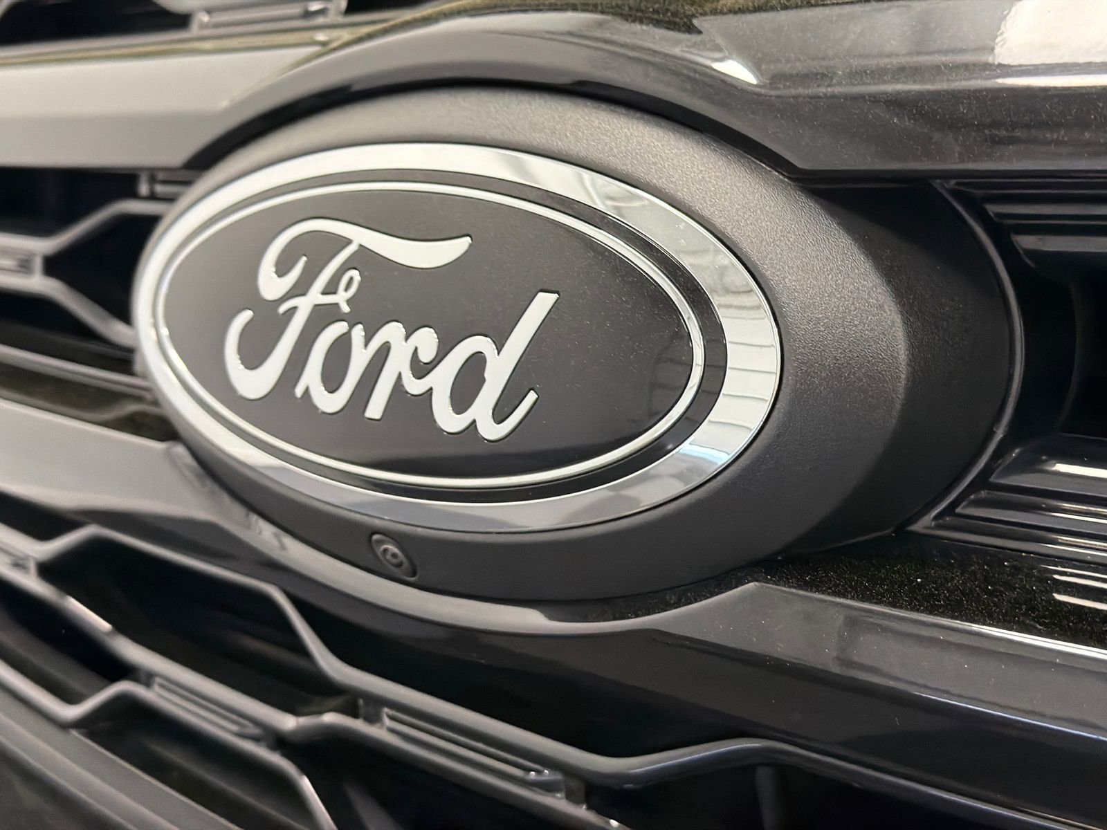 Used 2023 Ford Expedition Limited image 16