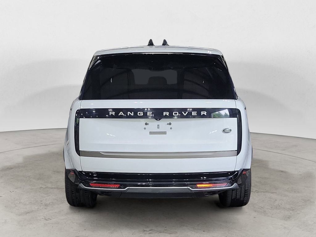 Used 2023 Land Rover Range Rover SE image 4