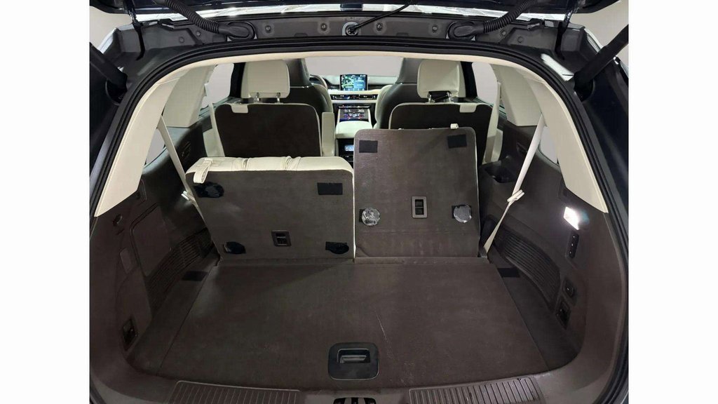 Used 2022 Lincoln Aviator Black Label w/ Class IV Trailer Tow Package image 29