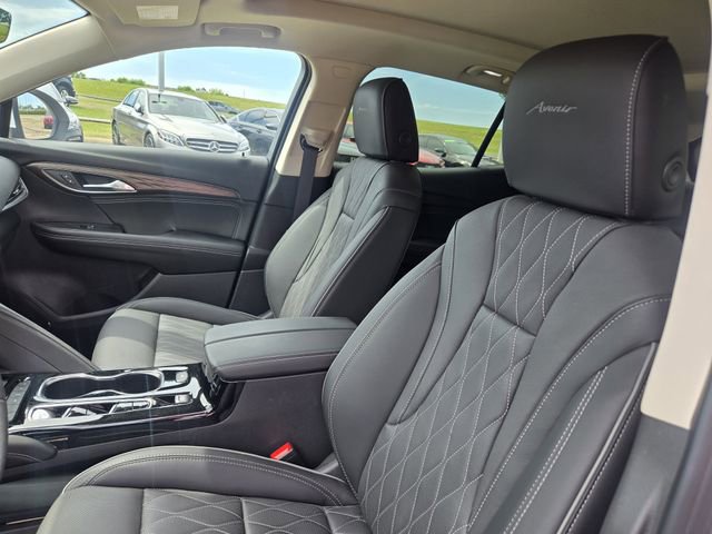 Used 2023 Buick Envision Avenir image 8