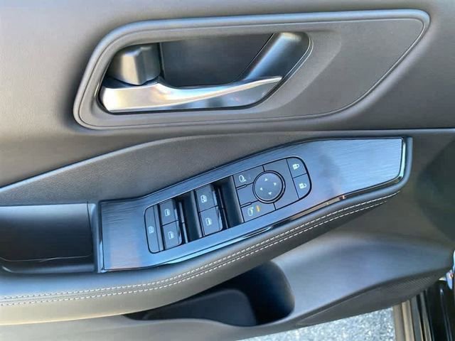 New 2026 Nissan Rogue SV image 10