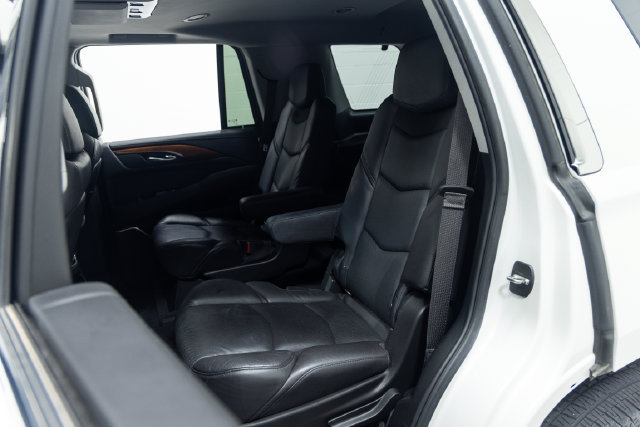 Used 2018 Cadillac Escalade Premium Luxury AWD/4WD image 23