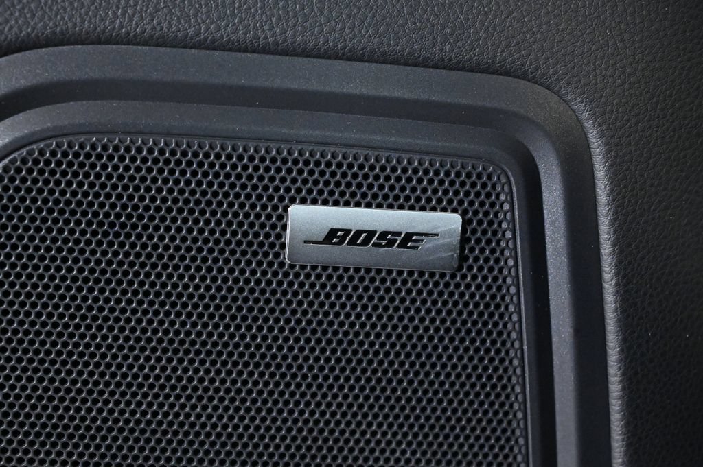 Certified 2023 Porsche Macan AWD/4WD image 25