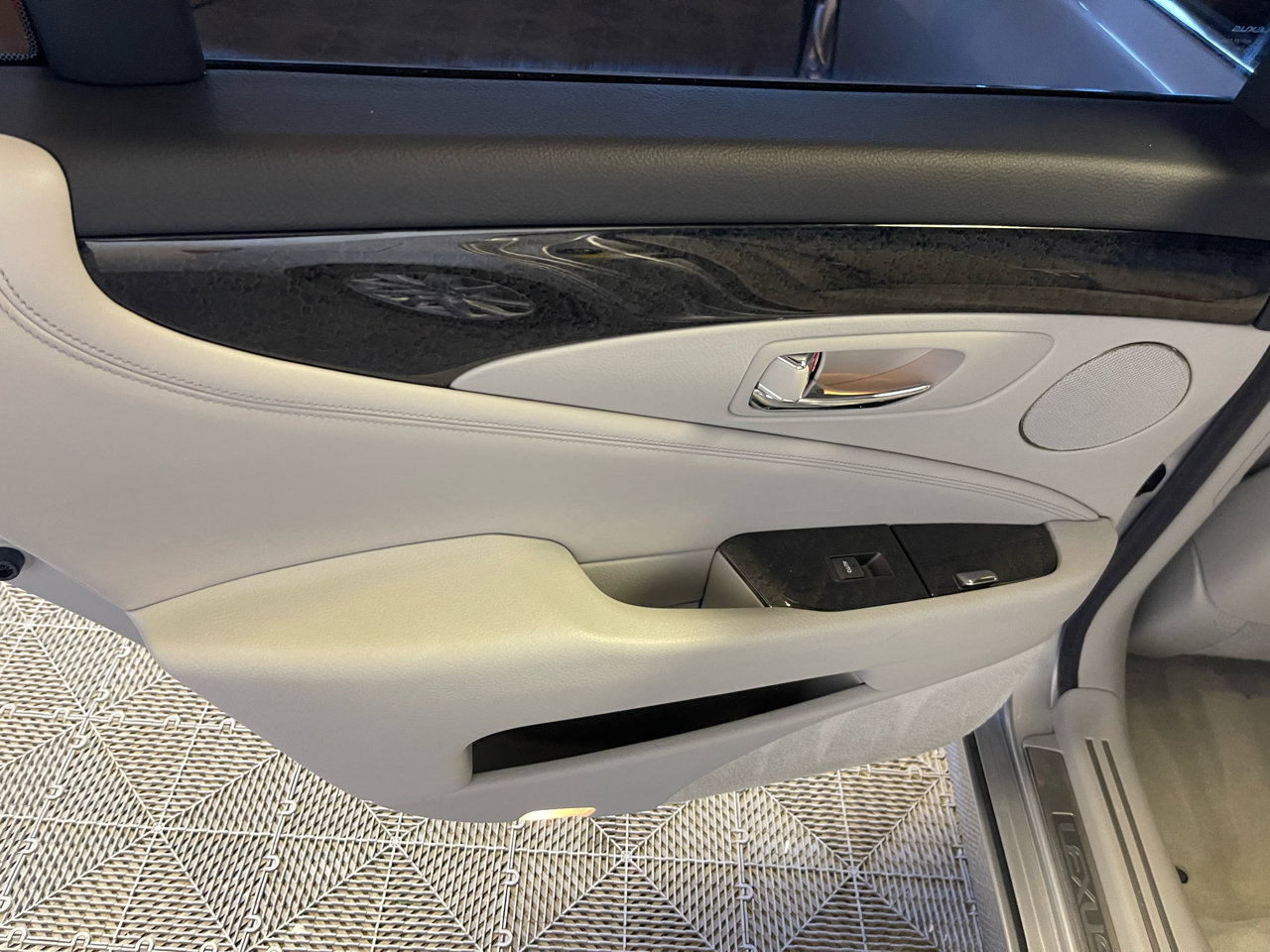 Used 2009 Lexus LS 460 image 19