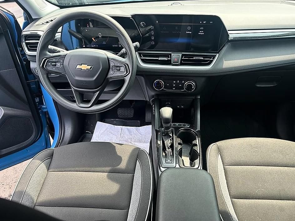 Used 2024 Chevrolet TrailBlazer LS w/ LS Convenience Package AWD/4WD image 31
