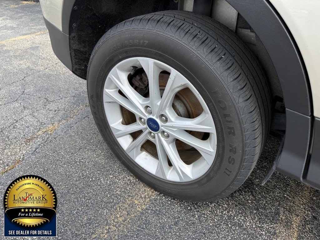 Used 2017 Ford Escape SE w/ Equipment Group 201A FWD image 20