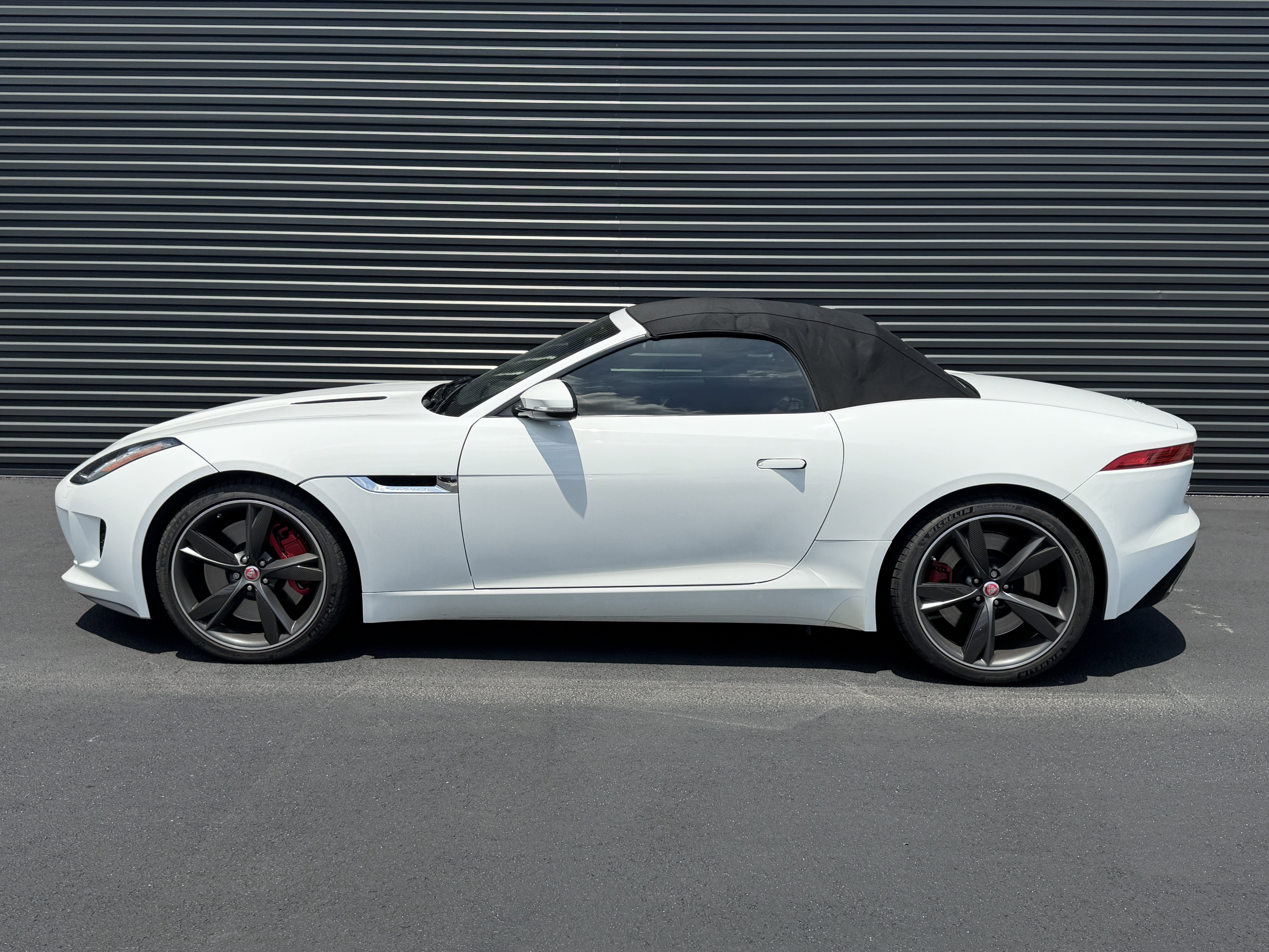 Used 2015 Jaguar F-TYPE S RWD image 2