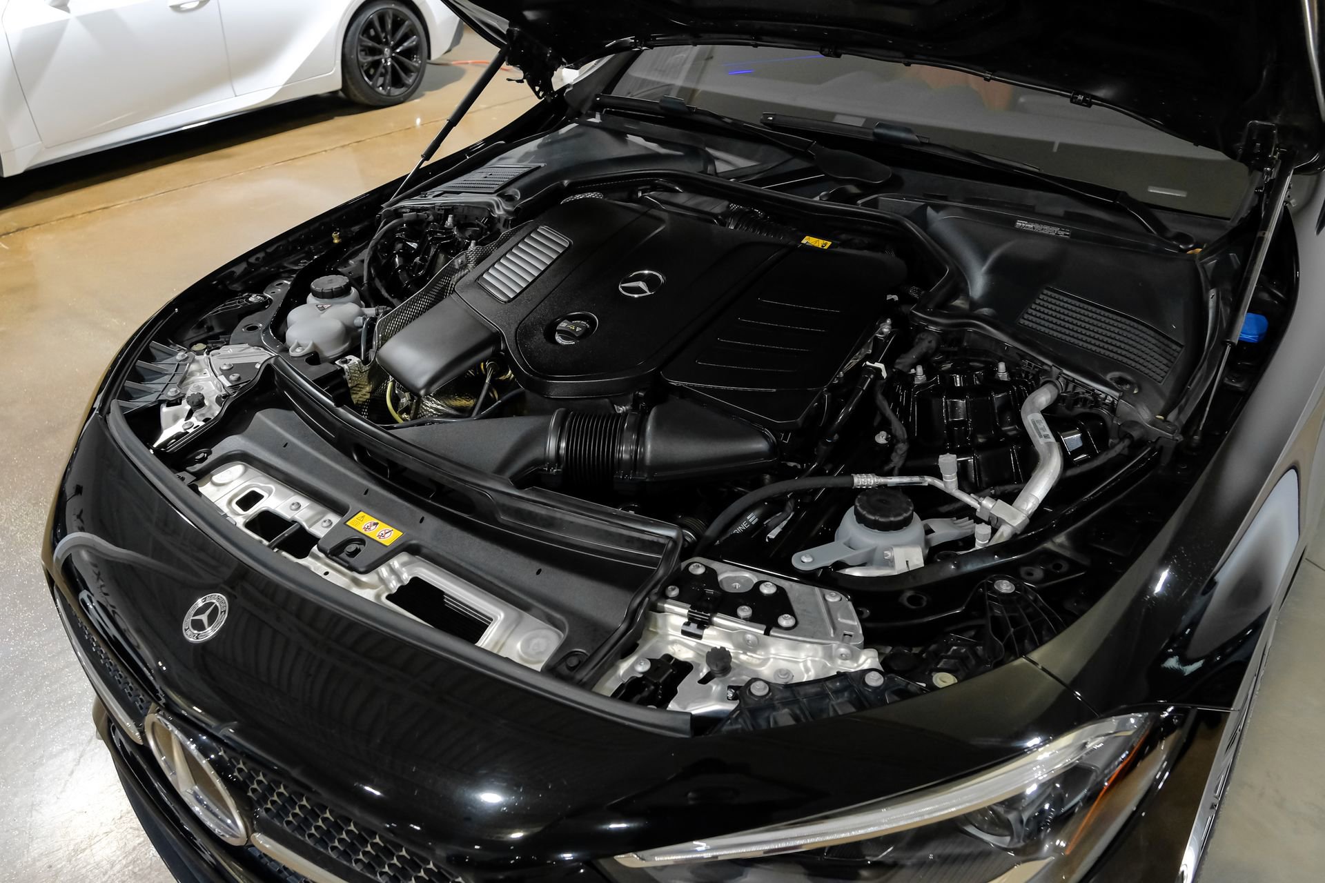 Used 2024 Mercedes-Benz CLE 300 4MATIC Coupe image 38