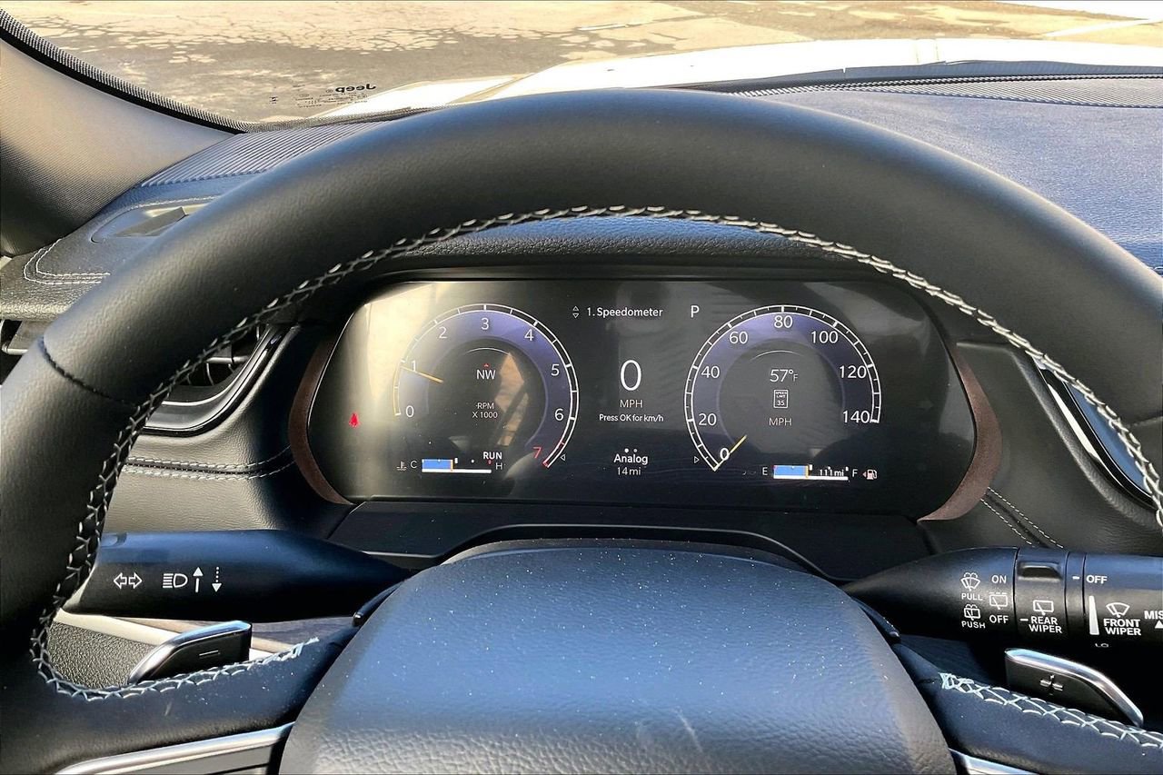 New 2026 Jeep Grand Cherokee Limited w/ Limited Altitude Package AWD/4WD image 11