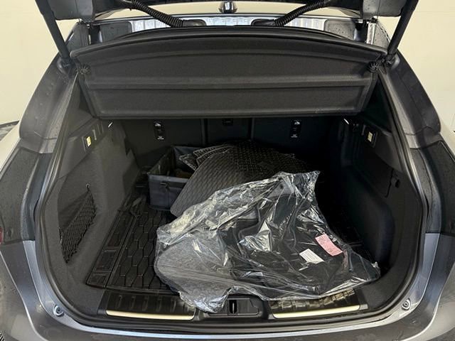 New 2026 Jaguar F-PACE R-Dynamic S image 17