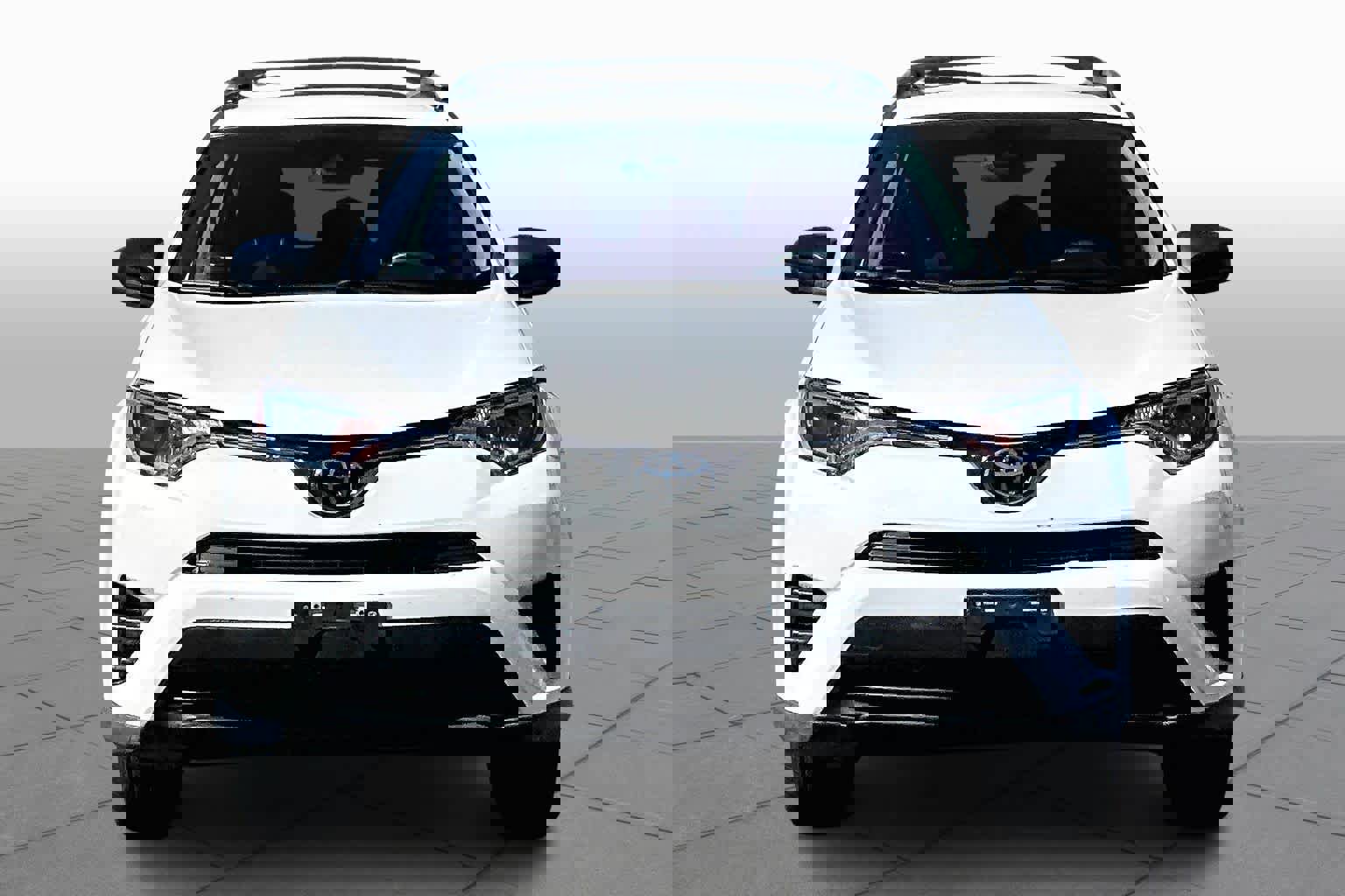 Used 2018 Toyota RAV4 LE w/ Carpet Mat Package image 3