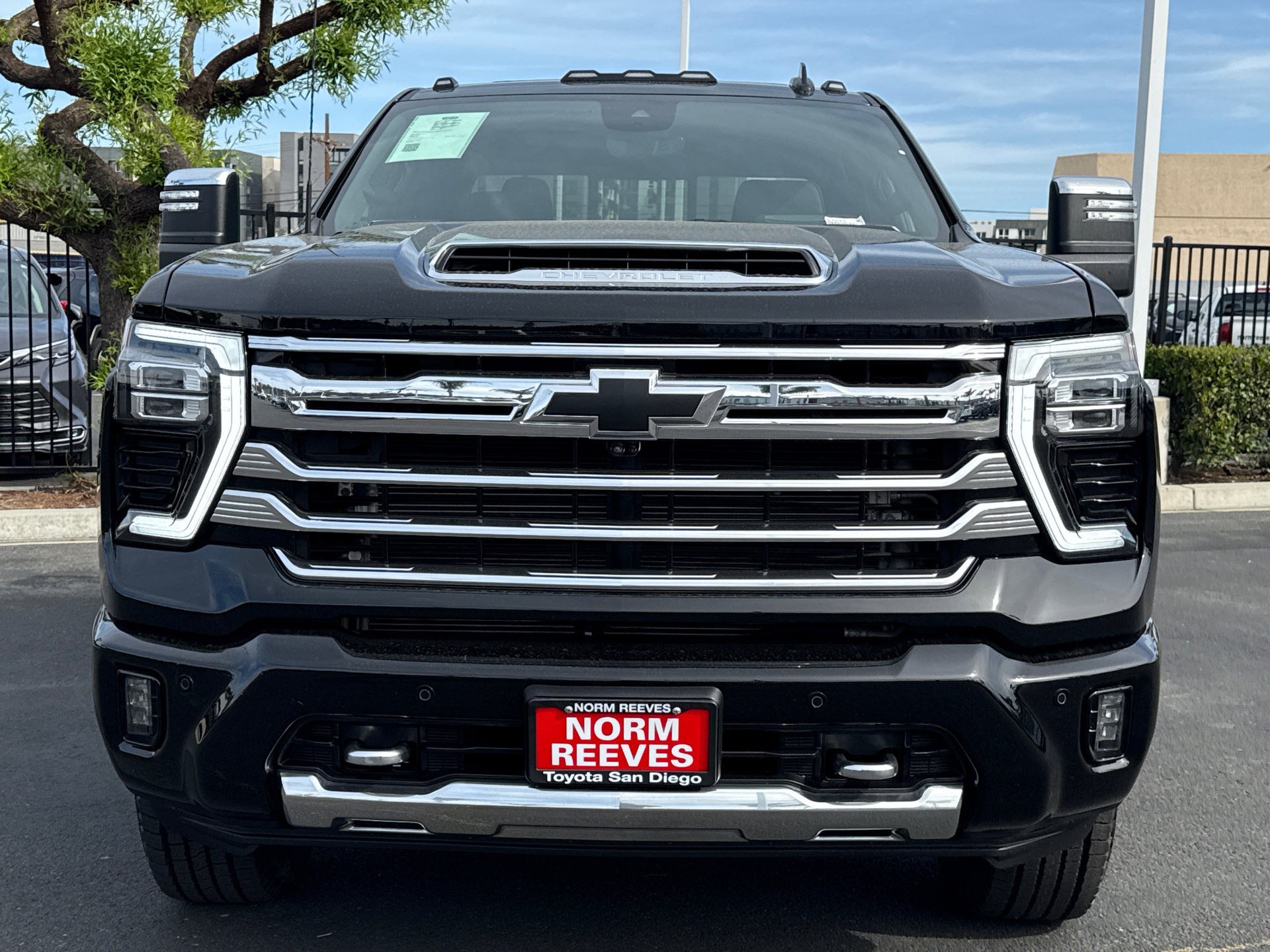 Used 2025 Chevrolet Silverado 3500 High Country w/ High Country Premium Package image 6