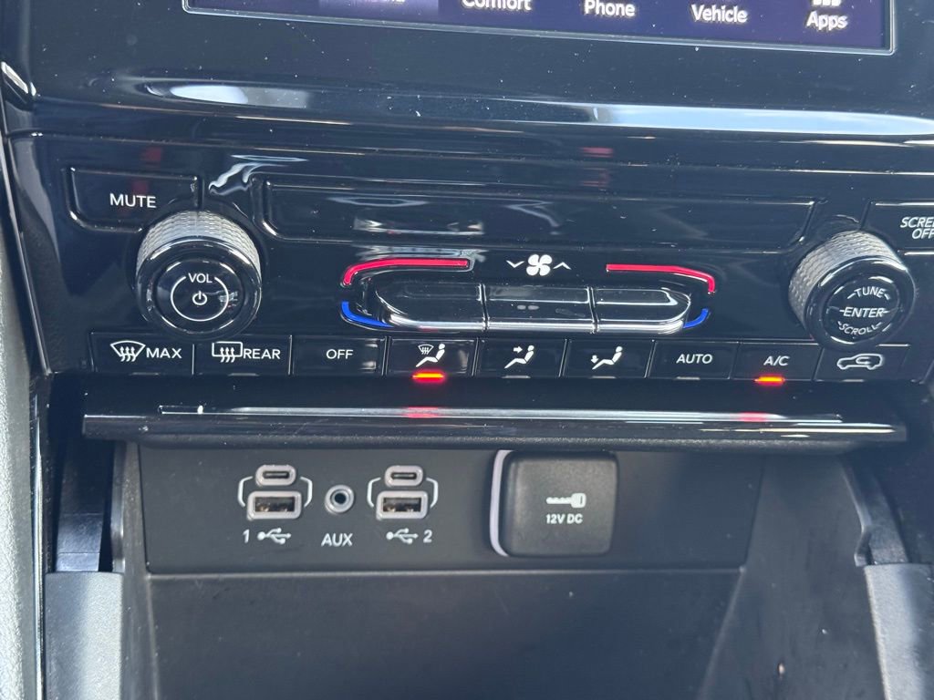 Used 2023 Jeep Grand Cherokee Laredo image 12