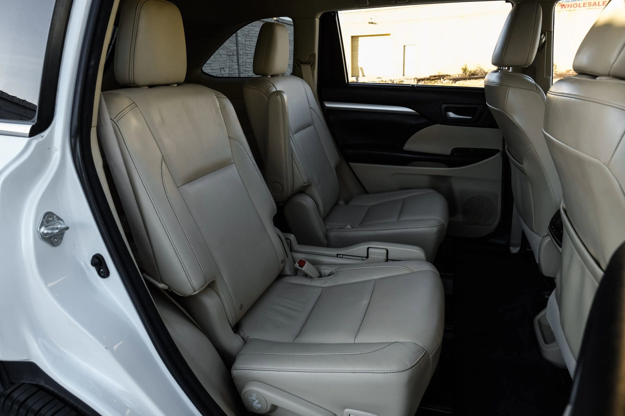 Used 2015 Toyota Highlander XLE image 32