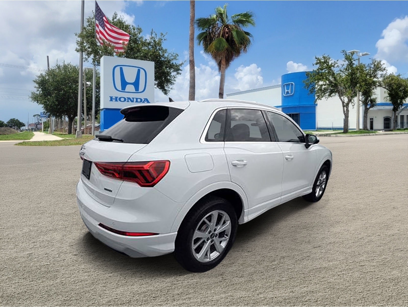 Used 2023 Audi Q3 2.0T Premium AWD/4WD image 4