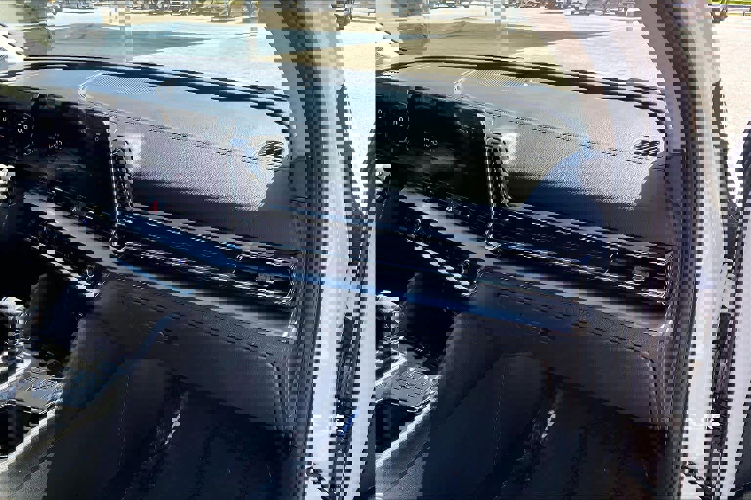 Used 2023 Kia Sportage EX image 17