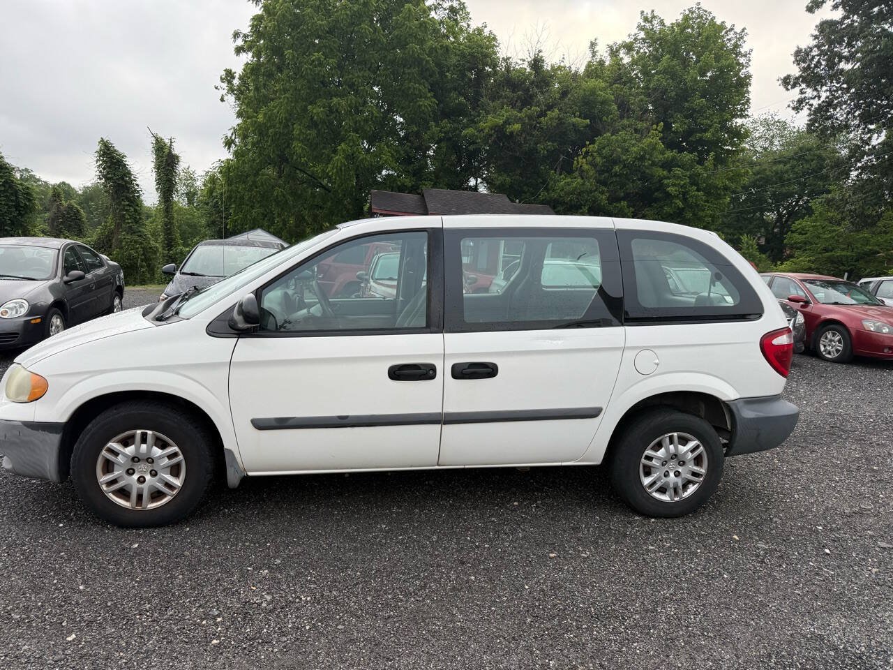 Used 2007 Dodge Caravan SE w/ Popular Equipment Group I FWD image 2