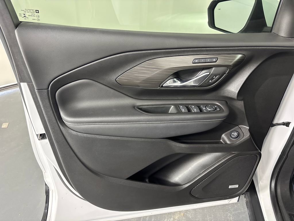 Used 2022 GMC Terrain SLT w/ Infotainment Package II FWD image 26