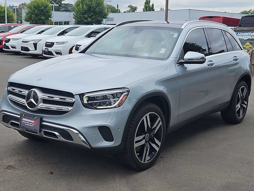 Used 2021 Mercedes-Benz GLC 300 4MATIC image 3