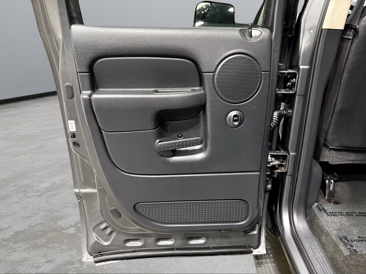 Used 2004 Dodge Ram 3500 Truck SLT w/ Trailer Tow Group image 31