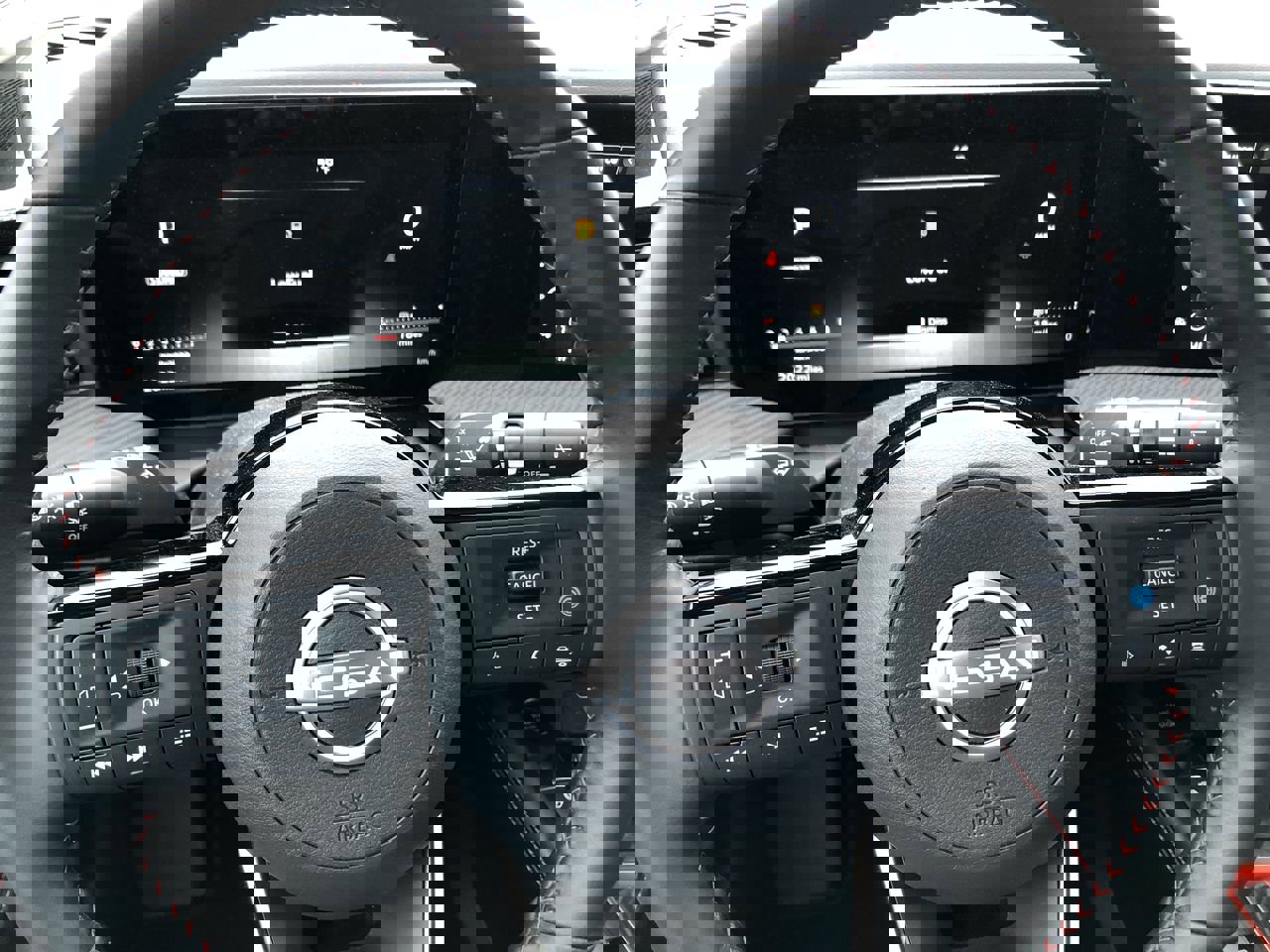 Used 2025 Nissan Kicks SR image 23