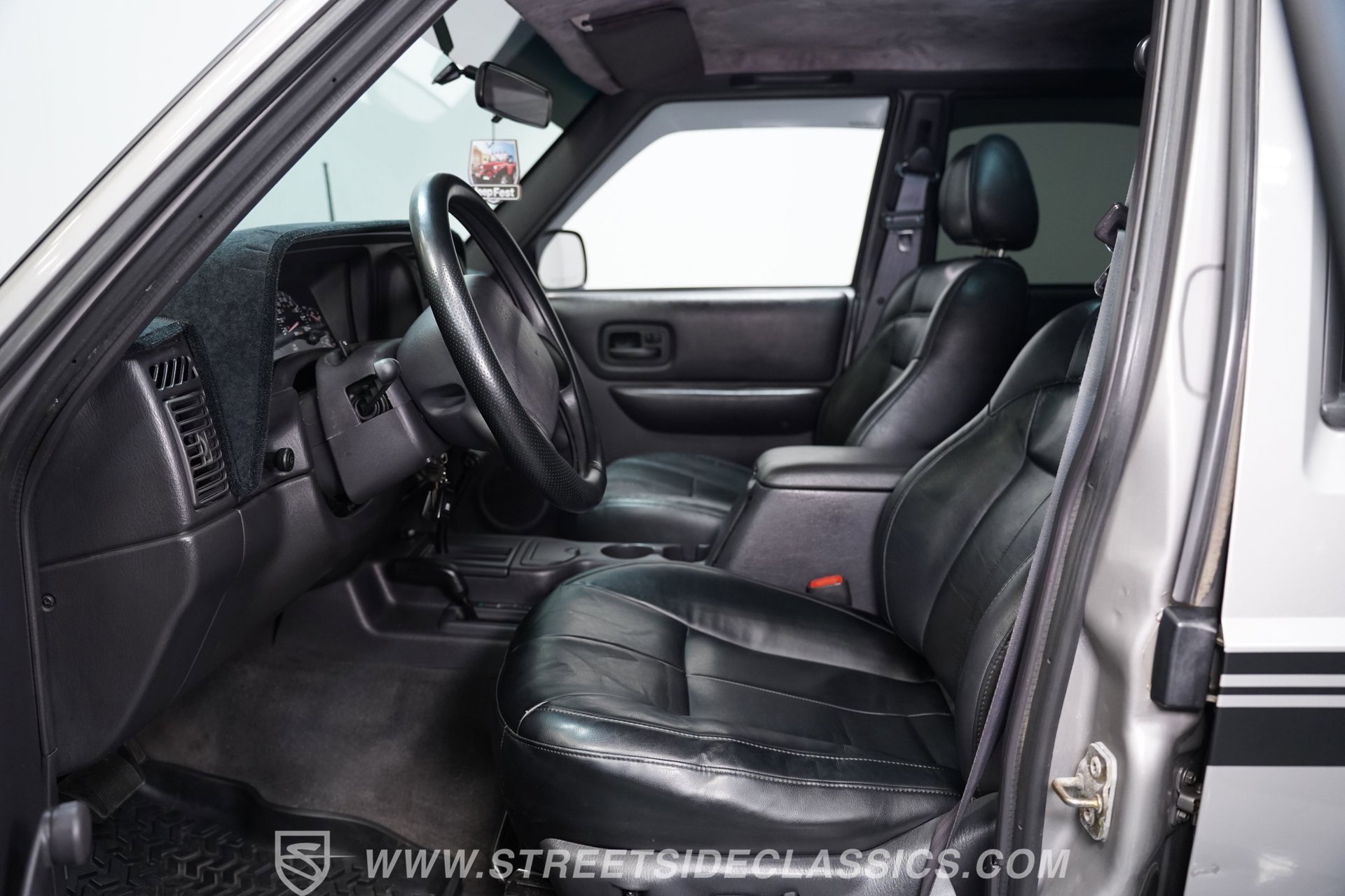 Used 2000 Jeep Cherokee SE image 37