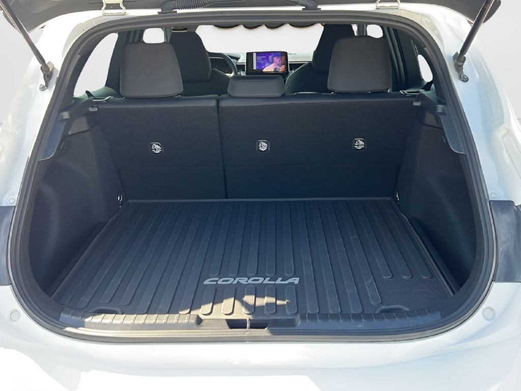 Used 2025 Toyota Corolla SE FWD image 18