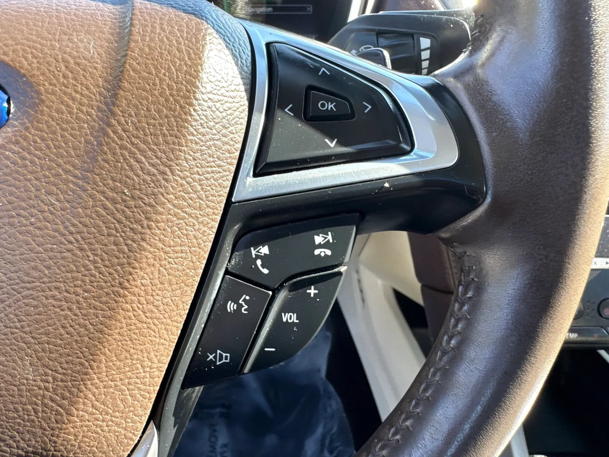 Used 2017 Ford Fusion Platinum FWD image 17