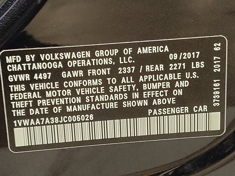 Used 2018 Volkswagen Passat 2.0T R-Line FWD image 33